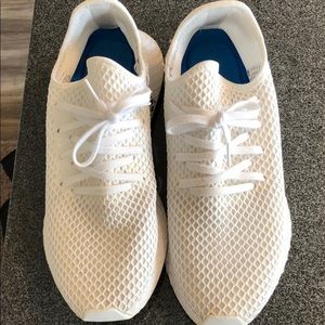 Men’s adidas tennis shoes
